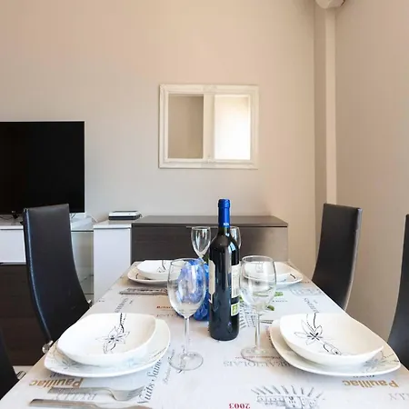 Beautiful 1 Bedroom In Roses * אמפוריבראבה