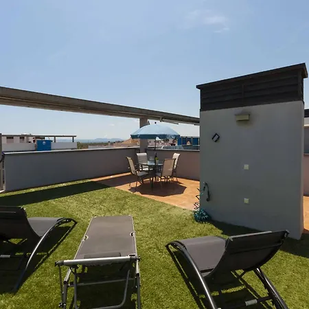 Beautiful 1 Bedroom In Roses