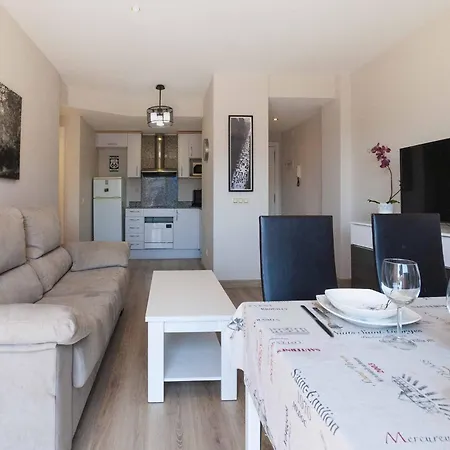 Beautiful 1 Bedroom In Roses *